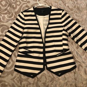 Ann Taylor Black and white striped blazer size 6